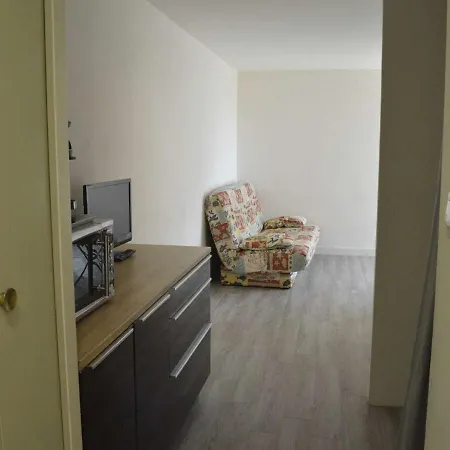 Apartment Studio Cap D'Agde, 1 Piece, 4 Personnes - Fr-1-249-331 *